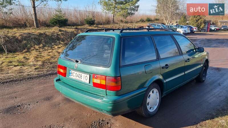 Універсал Volkswagen Passat 1994 в Шептицькому