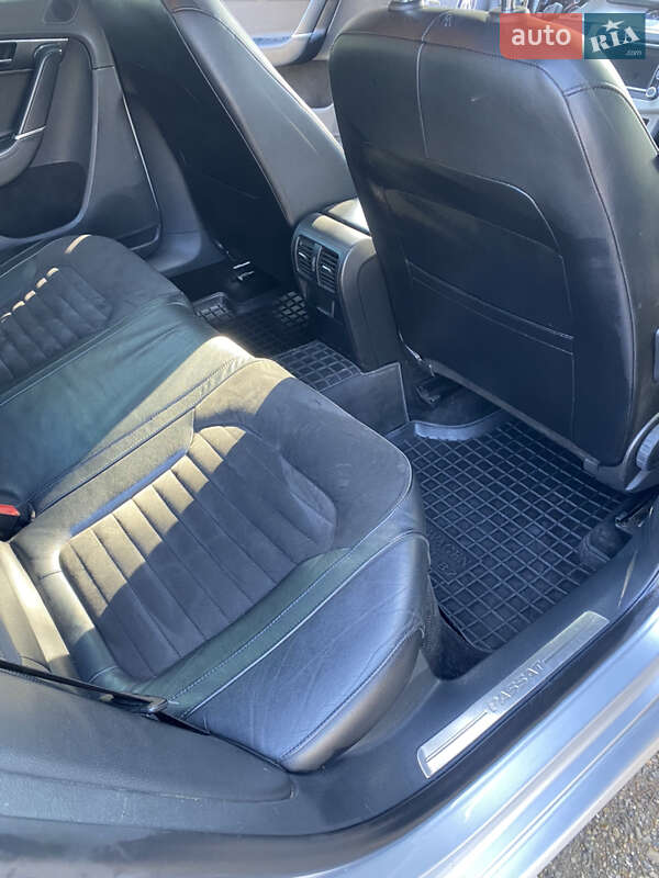 Седан Volkswagen Passat 2013 в Чернівцях