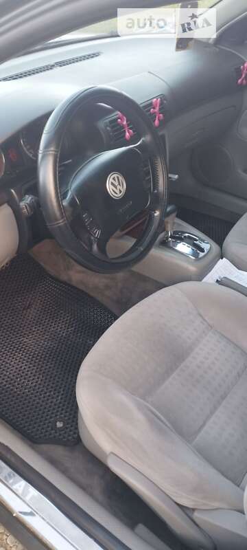 Седан Volkswagen Passat 2003 в Коломые