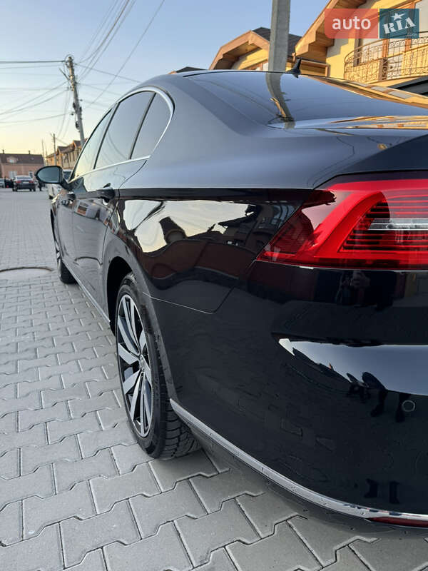 Седан Volkswagen Passat 2016 в Мукачевому