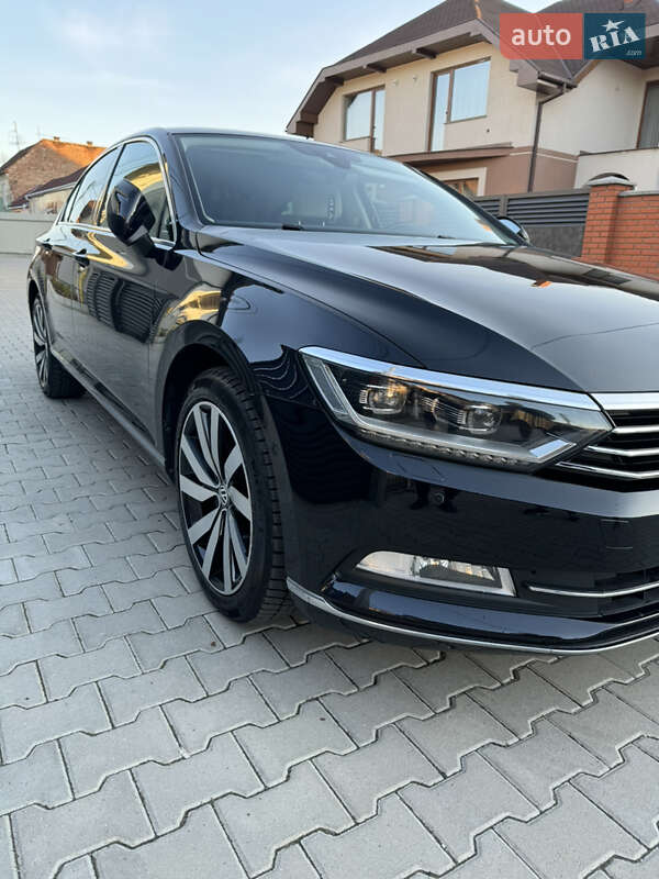Седан Volkswagen Passat 2016 в Мукачевому
