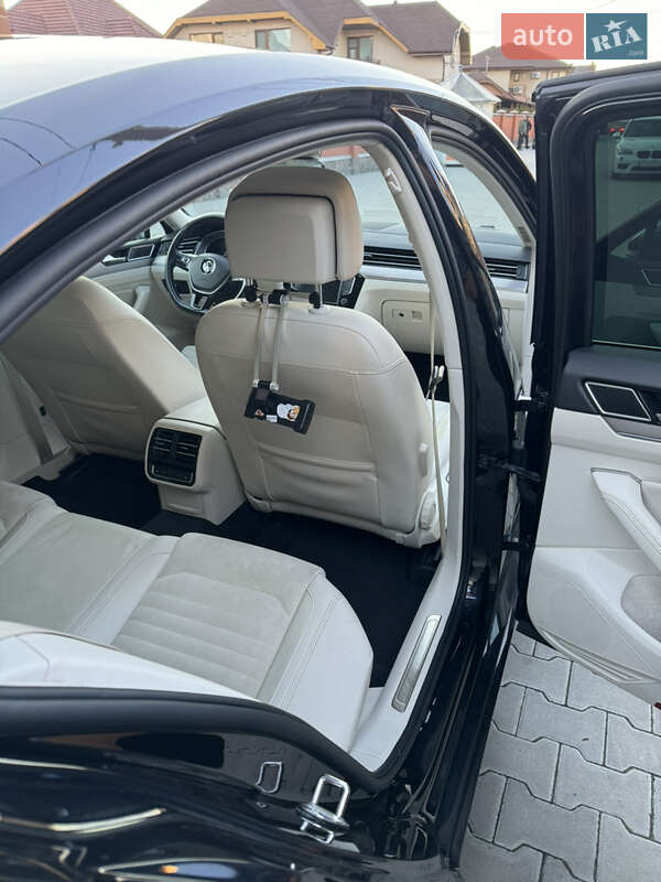 Седан Volkswagen Passat 2016 в Мукачевому