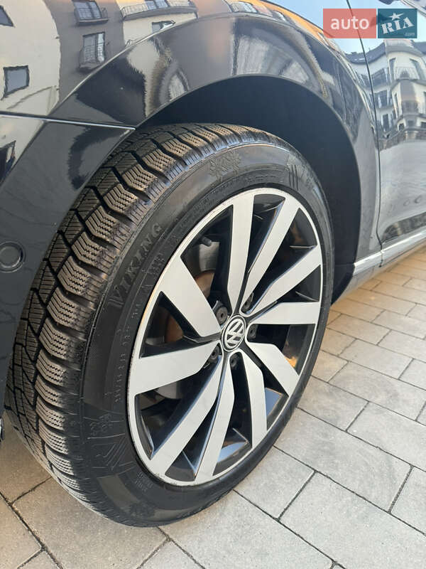 Седан Volkswagen Passat 2016 в Мукачевому