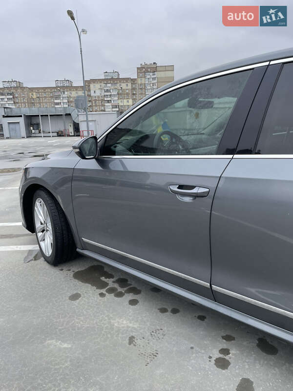 Седан Volkswagen Passat 2016 в Києві