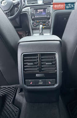 Седан Volkswagen Passat 2016 в 