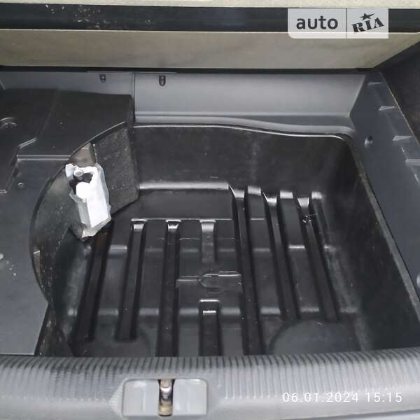 Універсал Volkswagen Passat 2009 в Миколаєві