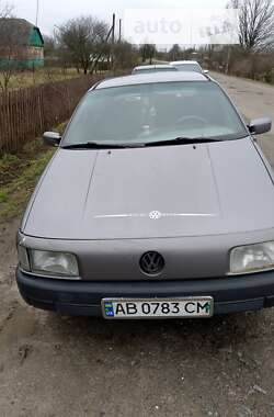 Седан Volkswagen Passat 1993 в Олевську