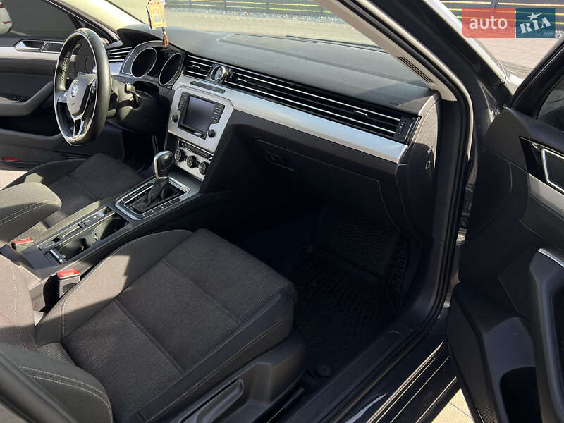 Универсал Volkswagen Passat 2015 в Мукачево