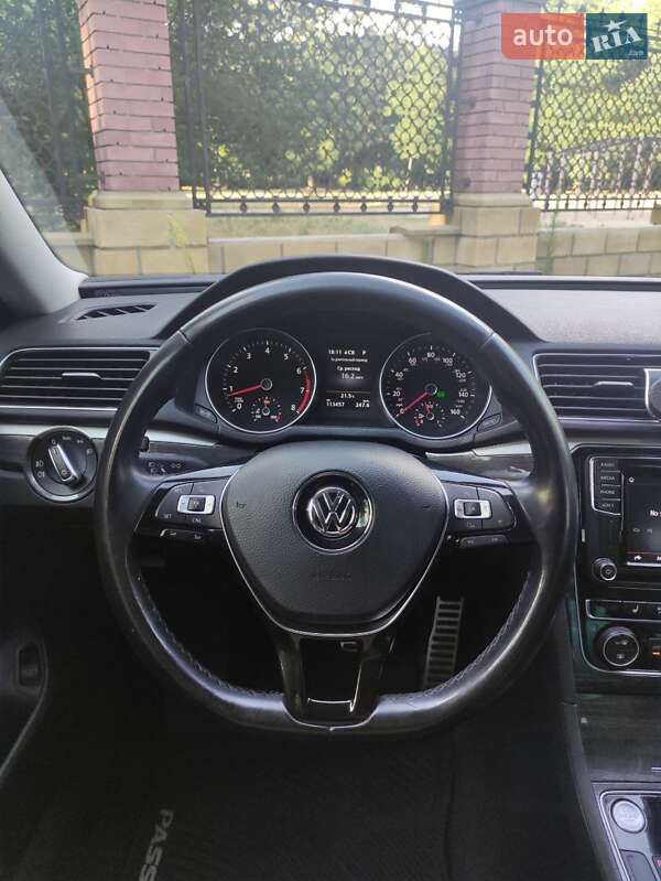 Седан Volkswagen Passat 2018 в Одесі