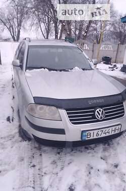 Универсал Volkswagen Passat 2001 в Хороле