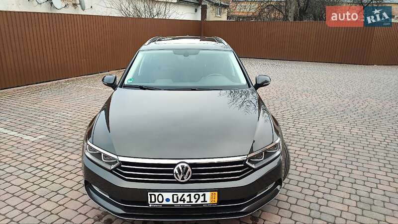 Универсал Volkswagen Passat 2018 в Киеве