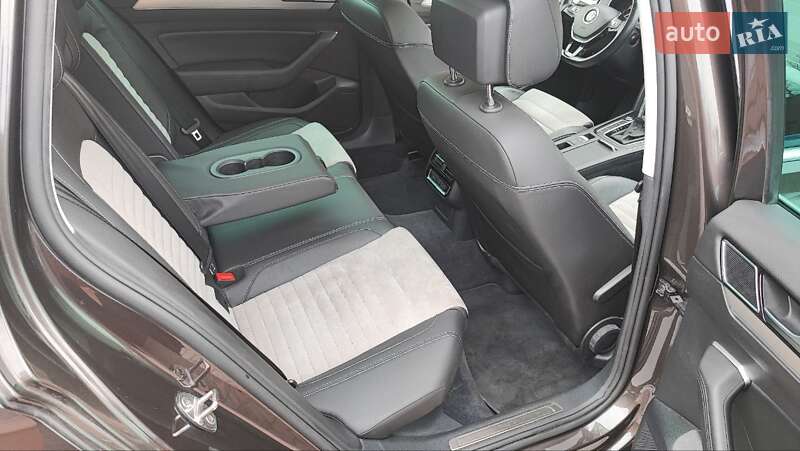 Универсал Volkswagen Passat 2018 в Киеве
