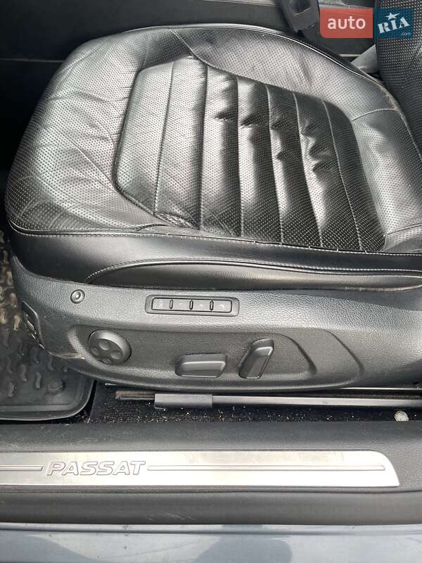 Універсал Volkswagen Passat 2012 в Самборі