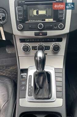 Универсал Volkswagen Passat 2012 в 