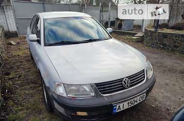 Седан Volkswagen Passat 2000 в Киеве