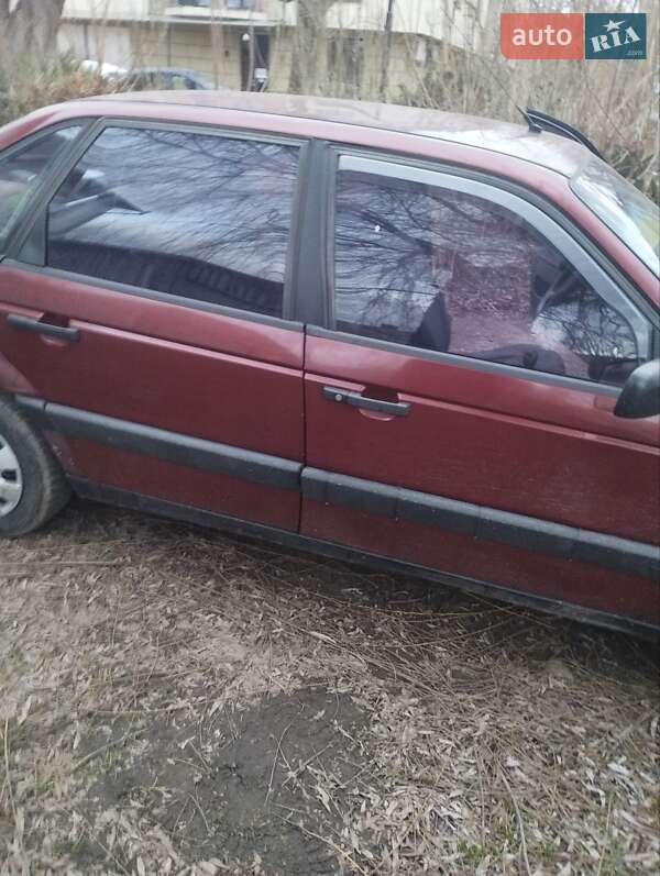Седан Volkswagen Passat 1992 в Хмельницком