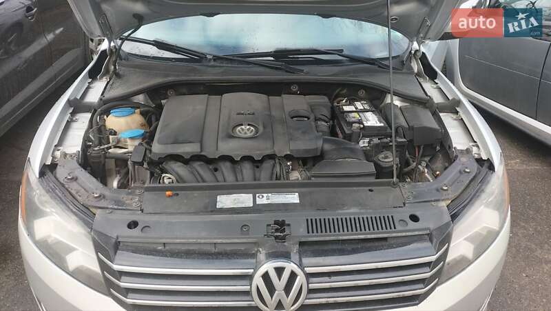 Седан Volkswagen Passat 2012 в Чернигове