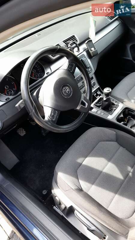 Универсал Volkswagen Passat 2012 в Рожнятове