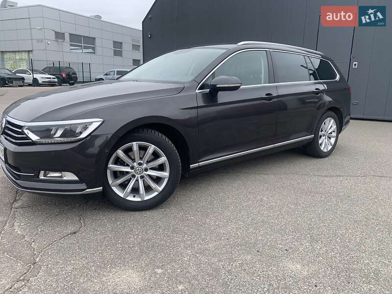 Универсал Volkswagen Passat 2017 в Киеве
