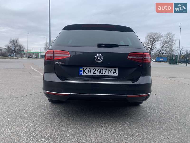 Универсал Volkswagen Passat 2017 в Киеве