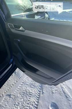 Универсал Volkswagen Passat 2018 в Конотопе