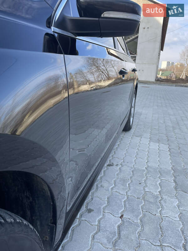 Седан Volkswagen Passat 2012 в Трускавце