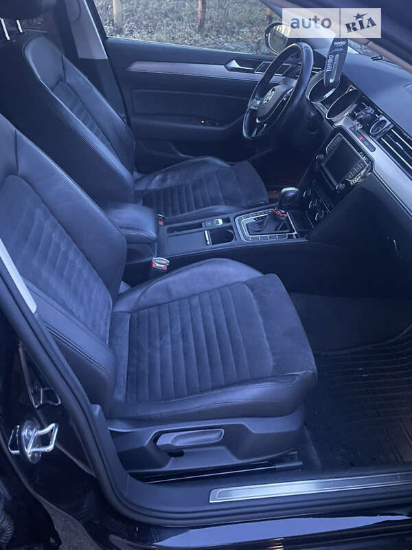 Седан Volkswagen Passat 2015 в Виноградові