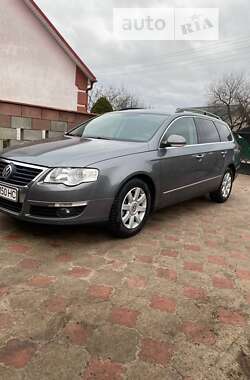 Универсал Volkswagen Passat 2005 в Дубровице