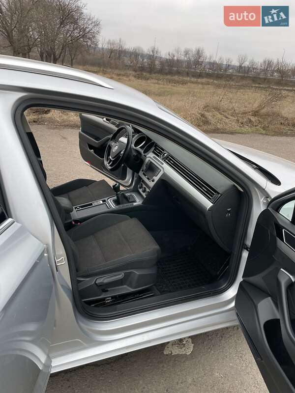 Универсал Volkswagen Passat 2015 в Виннице