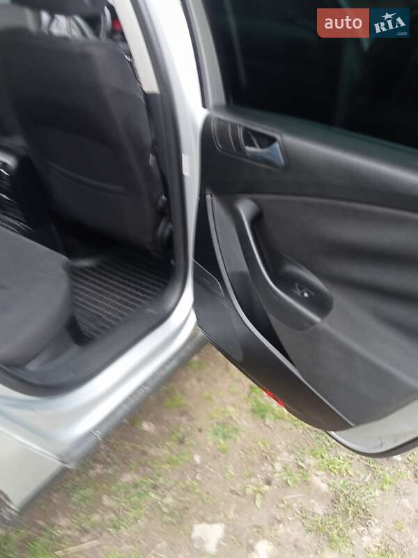 Универсал Volkswagen Passat 2005 в Львове