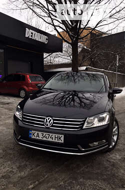 Седан Volkswagen Passat 2012 в Киеве