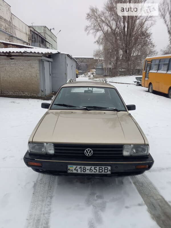 Універсал Volkswagen Passat 1986 в Києві
