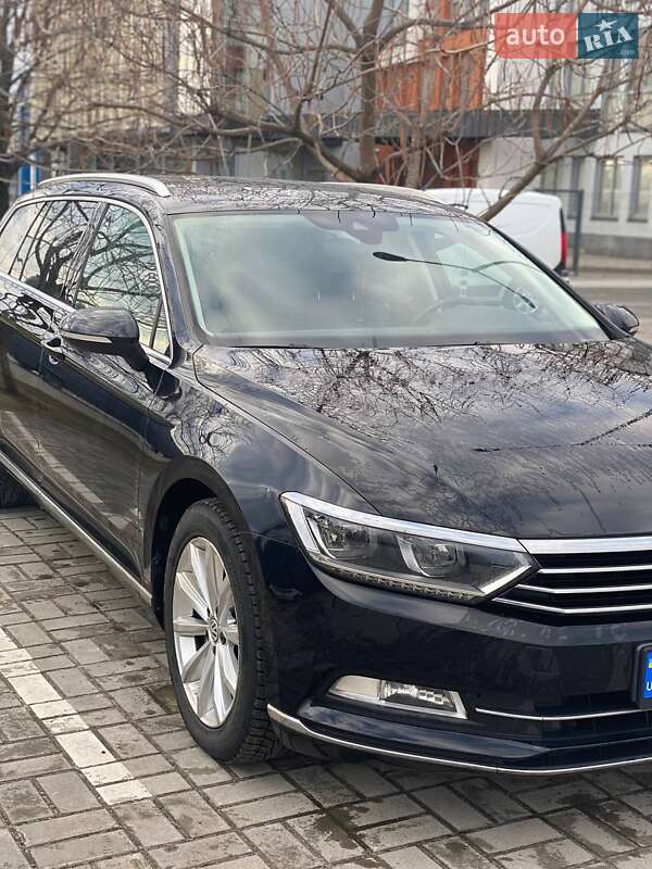 Универсал Volkswagen Passat 2017 в Львове