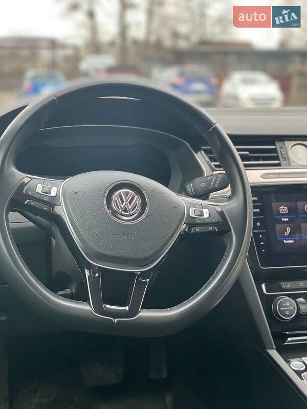 Универсал Volkswagen Passat 2017 в Львове