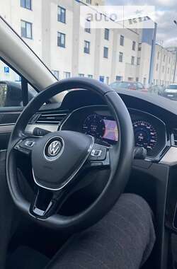 Універсал Volkswagen Passat 2017 в Львові