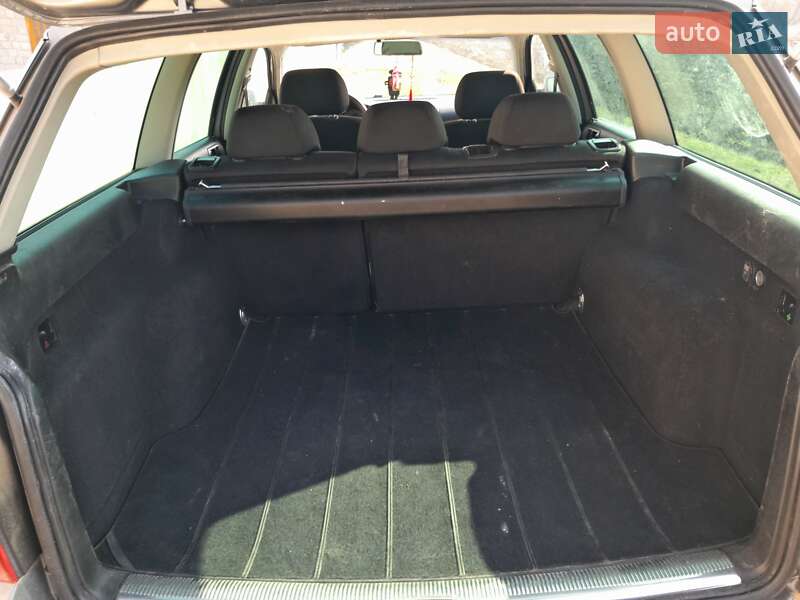 Универсал Volkswagen Passat 2003 в Хотине