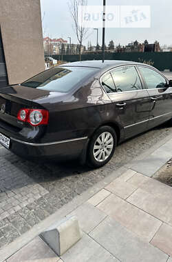 Седан Volkswagen Passat 2007 в Києві