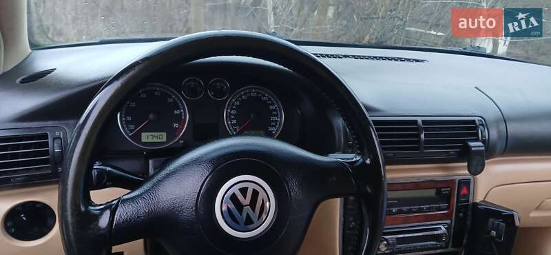 Универсал Volkswagen Passat 2002 в Изяславе