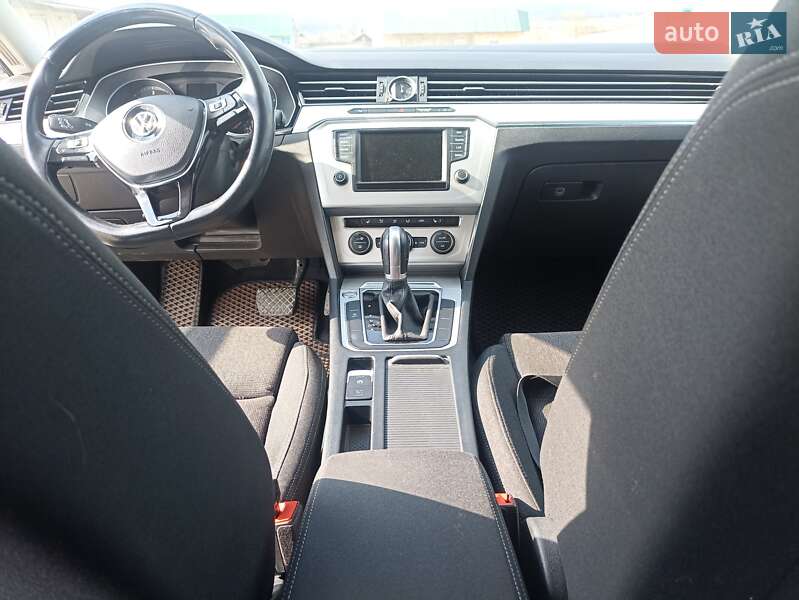 Универсал Volkswagen Passat 2016 в Шаргороде