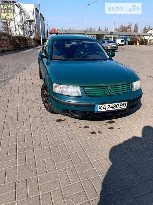 Седан Volkswagen Passat 1997 в Киеве