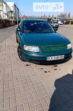 Седан Volkswagen Passat 1997 в Киеве