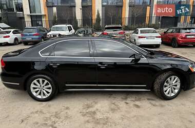 Седан Volkswagen Passat 2011 в Києві