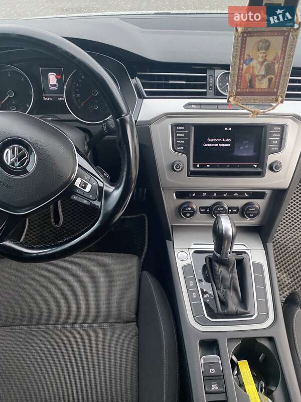 Универсал Volkswagen Passat 2015 в Ужгороде фото 9 Универсал Volkswagen Passat 2015 в Ужгороде