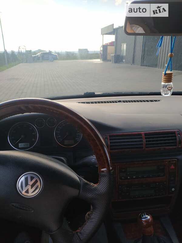 Универсал Volkswagen Passat 2003 в Львове