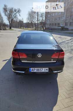 Седан Volkswagen Passat 2011 в Ужгороді