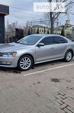 Седан Volkswagen Passat 2013 в Лозовій