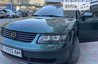 Седан Volkswagen Passat 2000 в Яремче