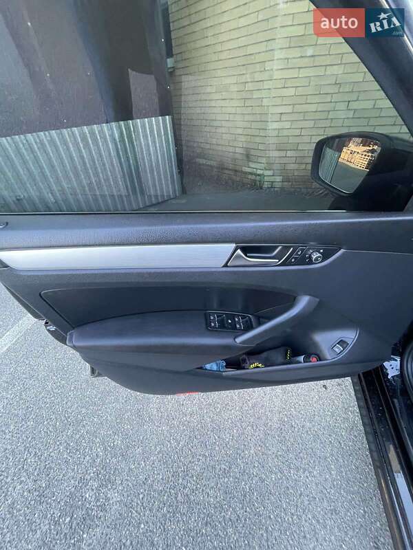 Седан Volkswagen Passat 2013 в Вишневому