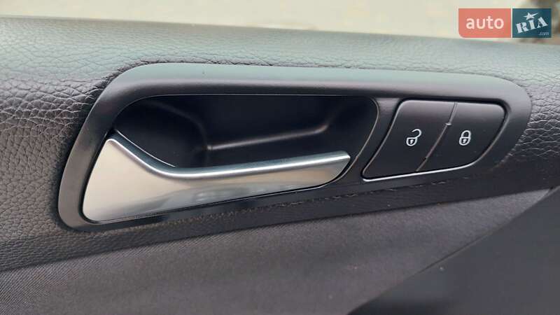 Универсал Volkswagen Passat 2009 в Одессе