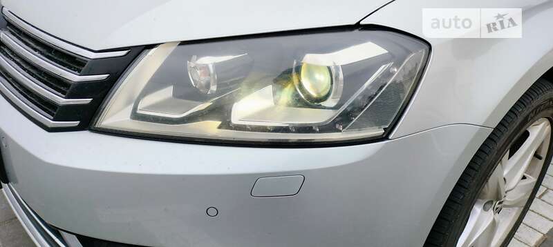Седан Volkswagen Passat 2012 в Ужгороде